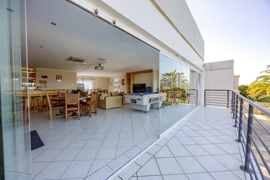 6 Bedroom Property for Sale in Vergesig Western Cape